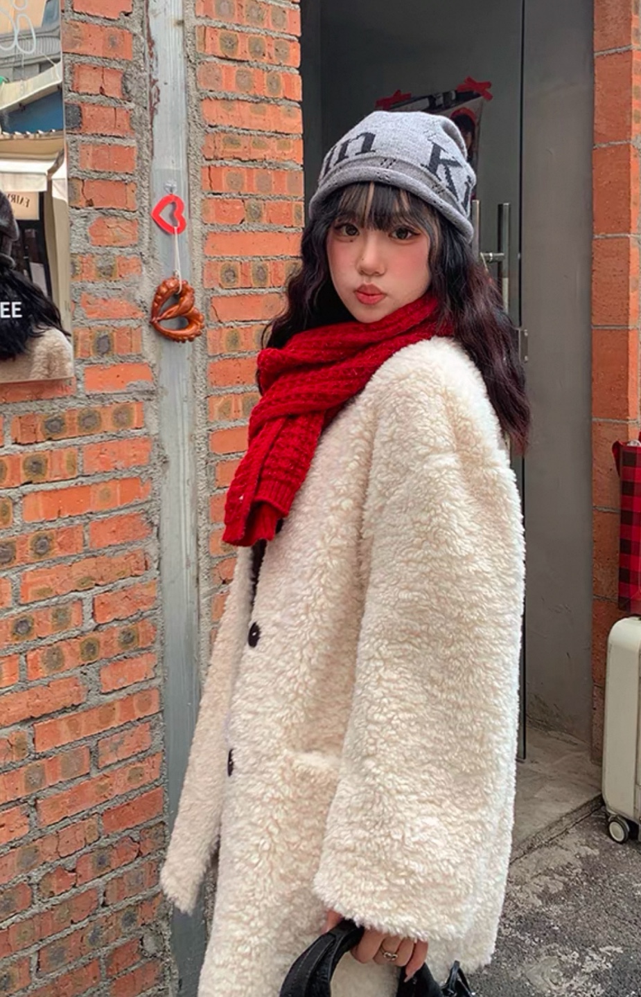 Cream-coloured teddy coat - photo 2