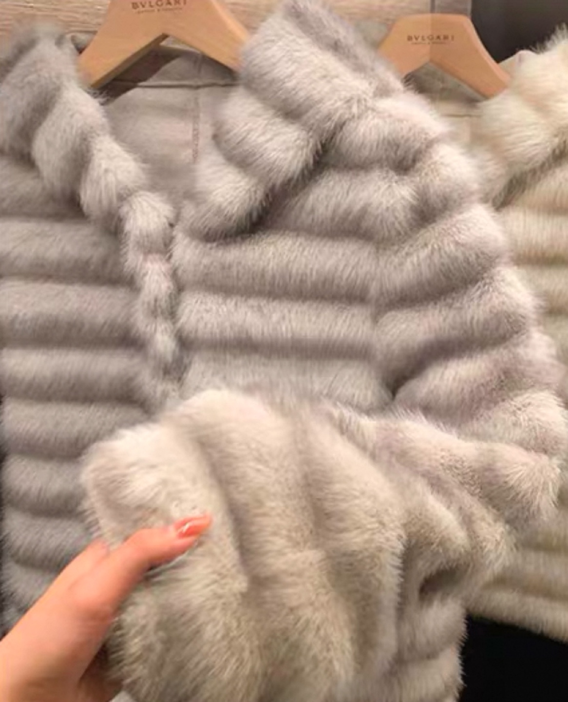 Luxurious Faux Fur Hooded Jacket - photo 3