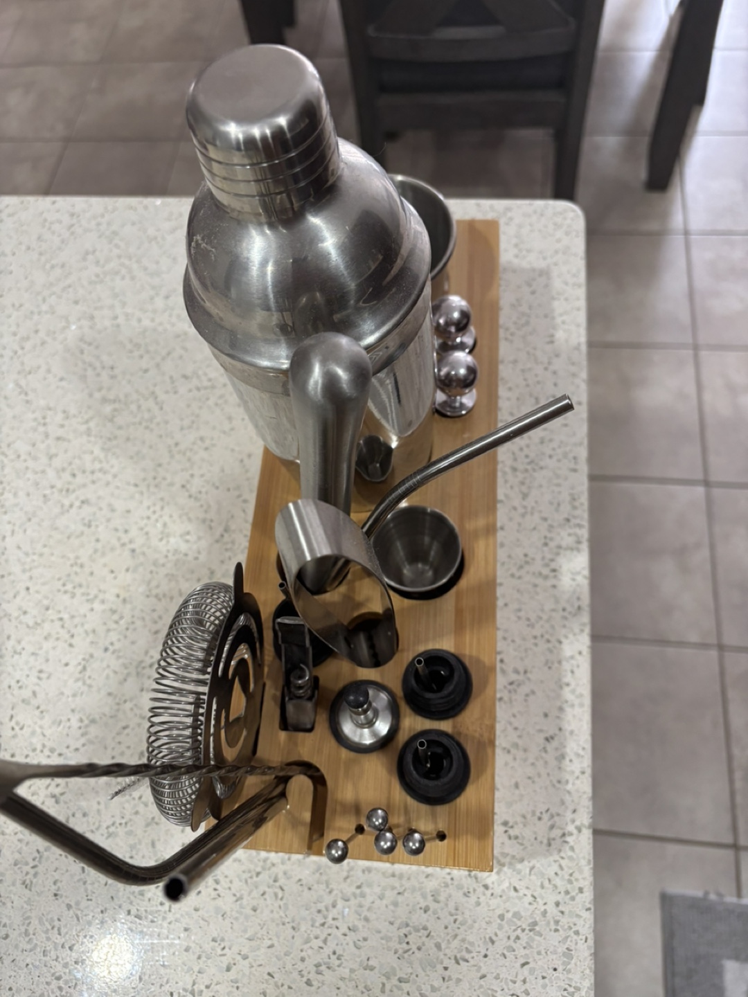 Mixology bar mixing set with wood stand. 21 pieces