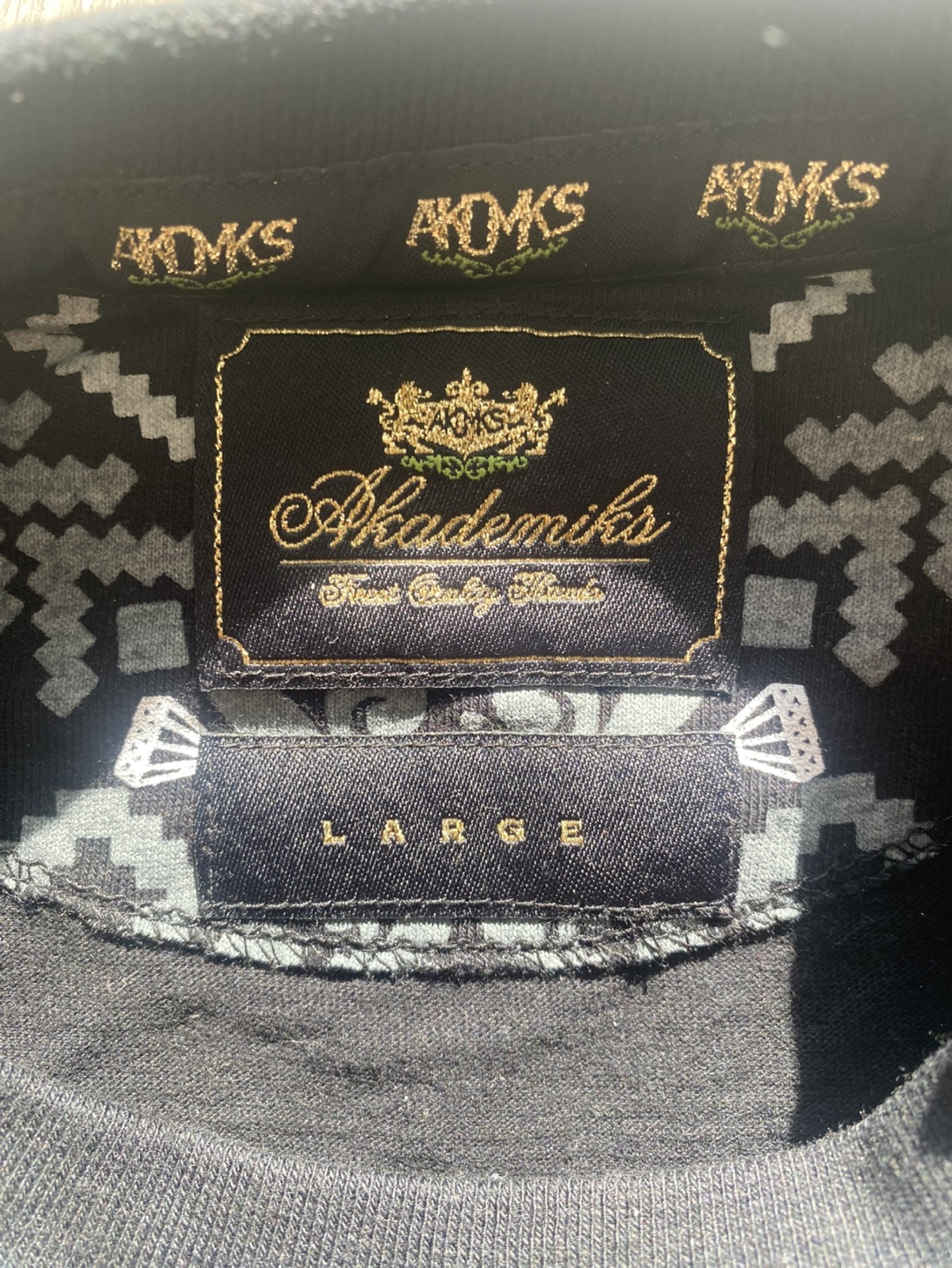 Vintage Akademiks Men's Large Black and White Graphic T-Shirt - photo 3