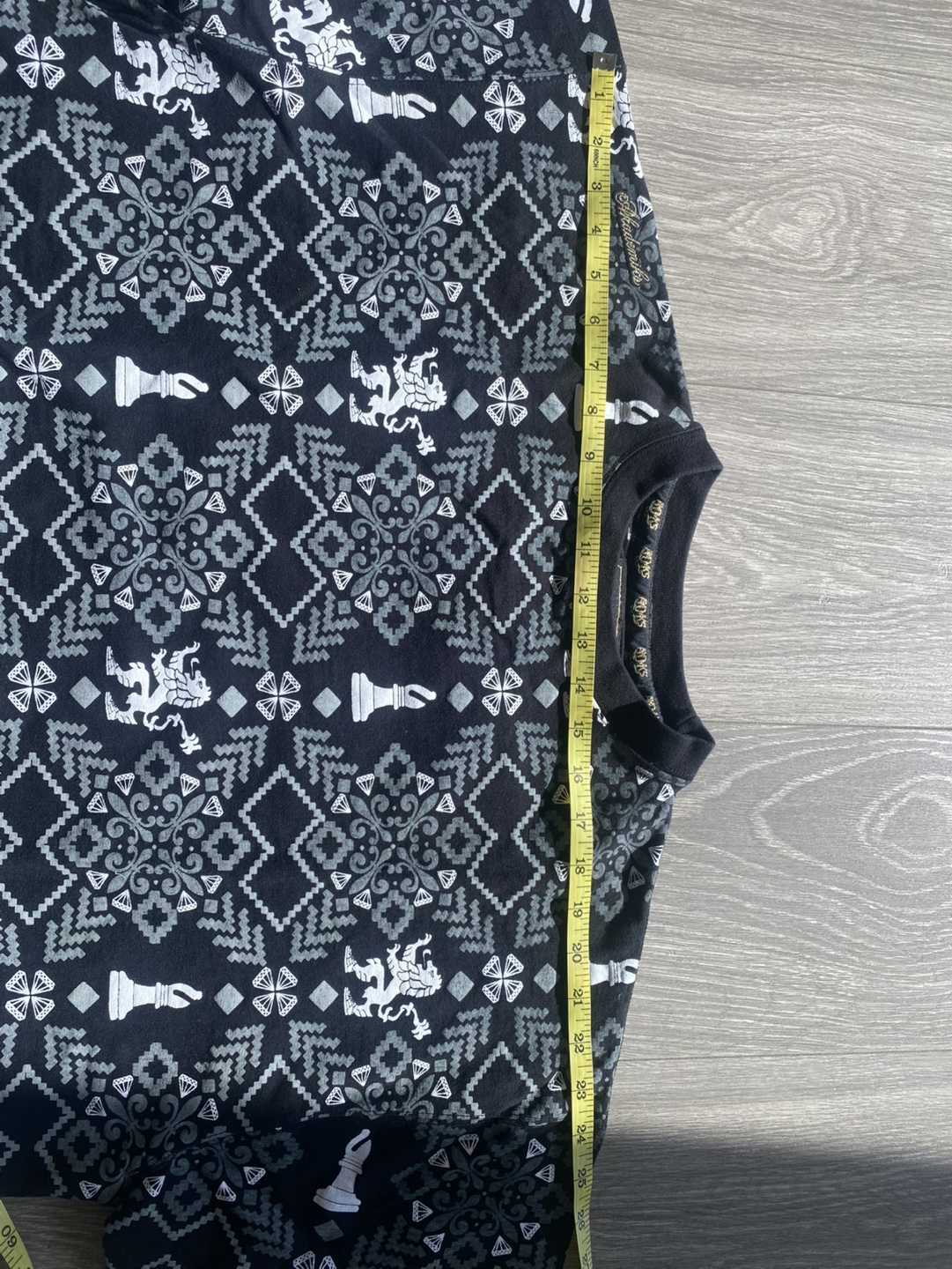 Vintage Akademiks Men's Large Black and White Graphic T-Shirt - photo 5