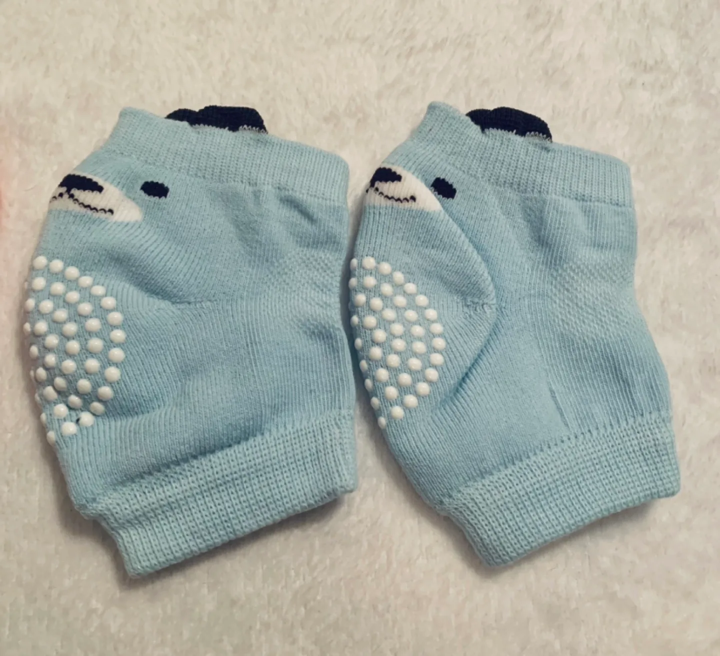 BRAND NEW Baby Knee Pads - Pink and Blue Set image indicator(3)