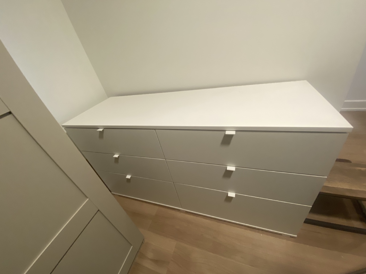 IKEA VIHALS 6-Drawer Dresser - White