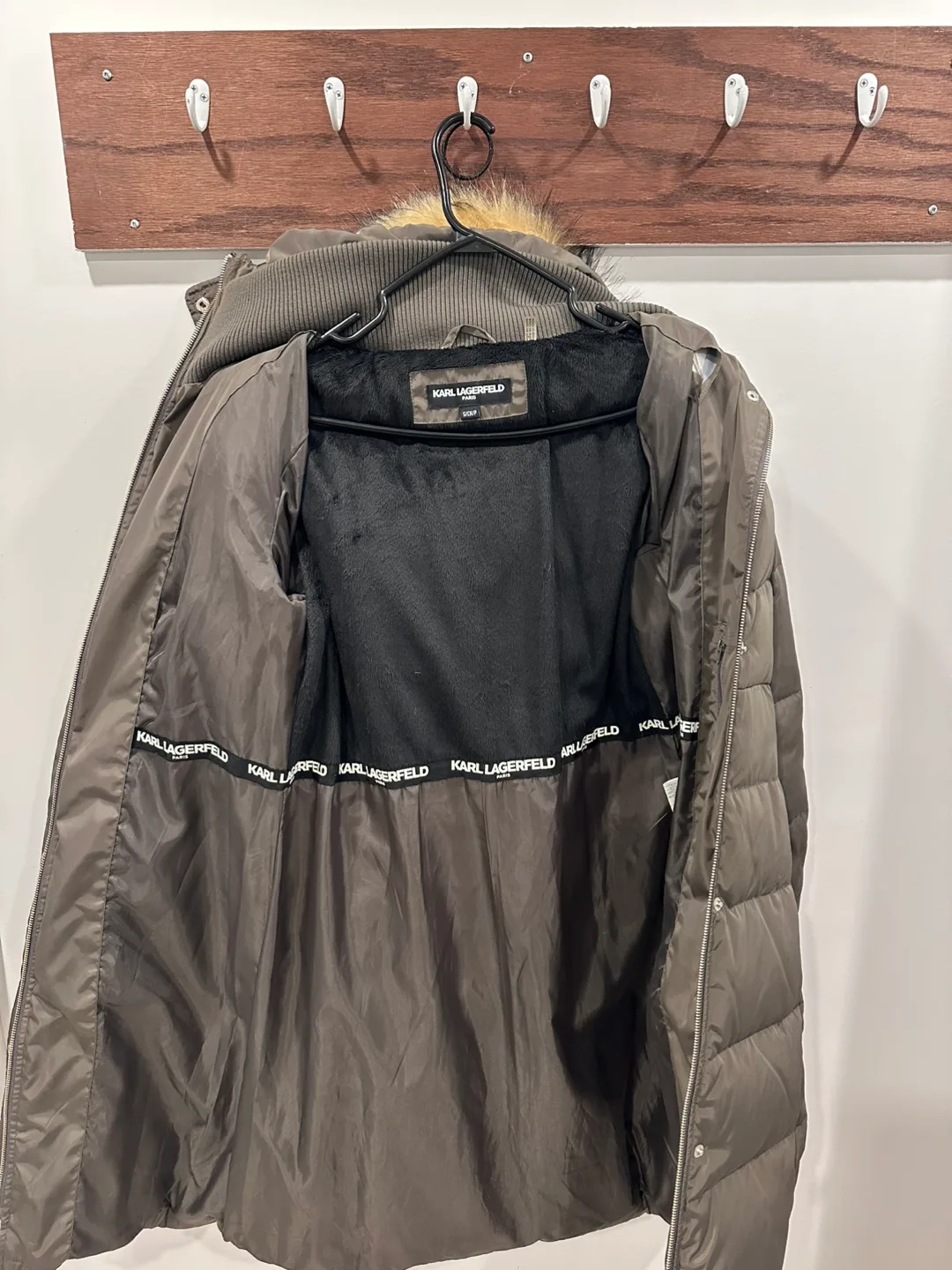 Winter Jacket image indicator(3)