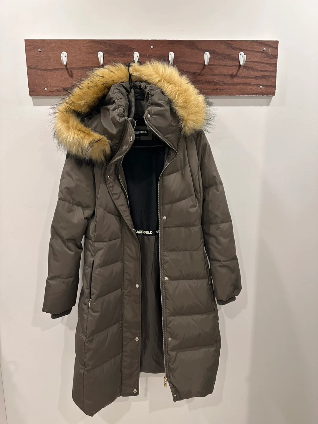 Winter Jacket image indicator(4)