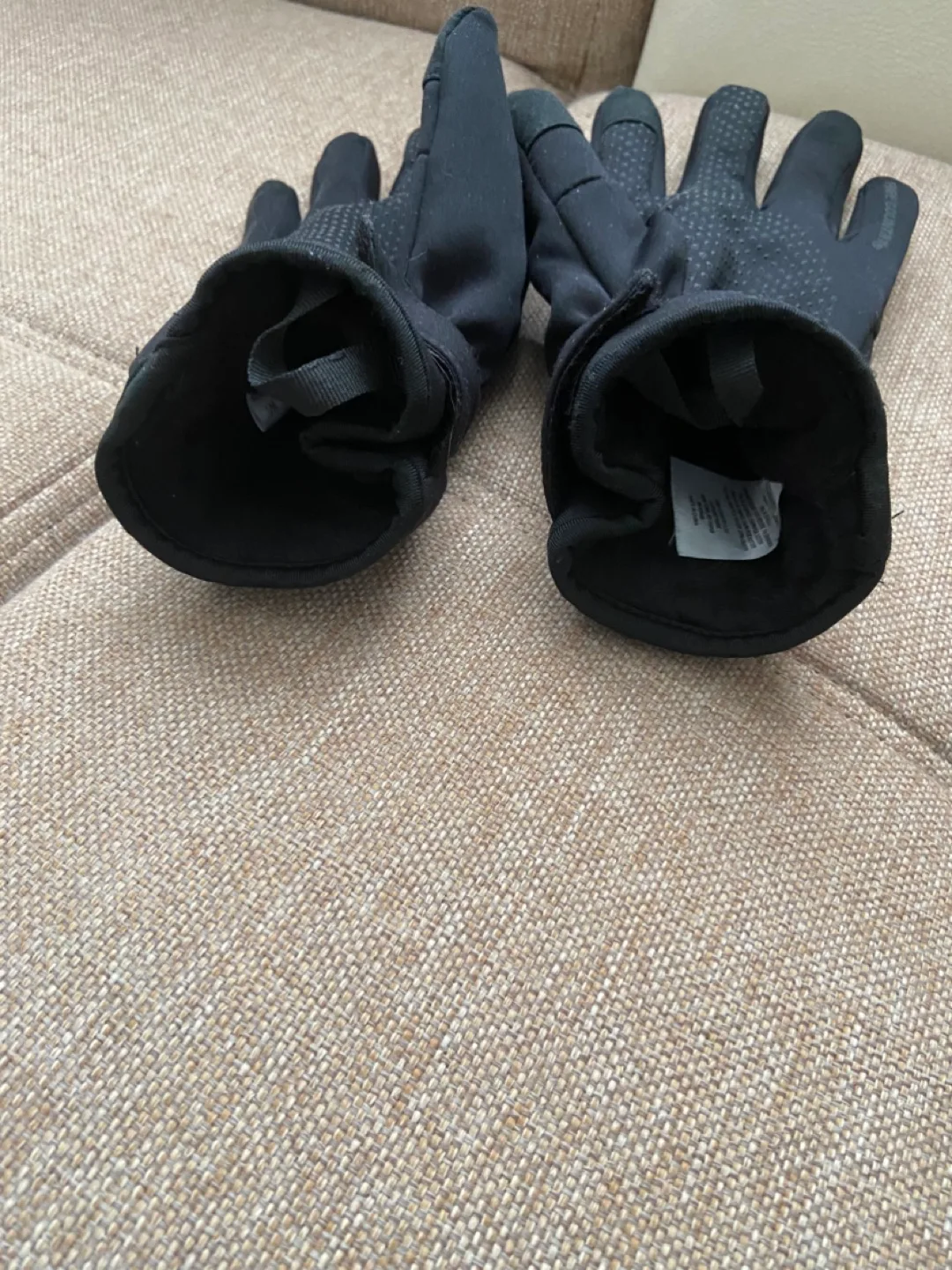 Black Women  S/M Size  Free Country Waterproof Insulated Gloves image indicator(3)