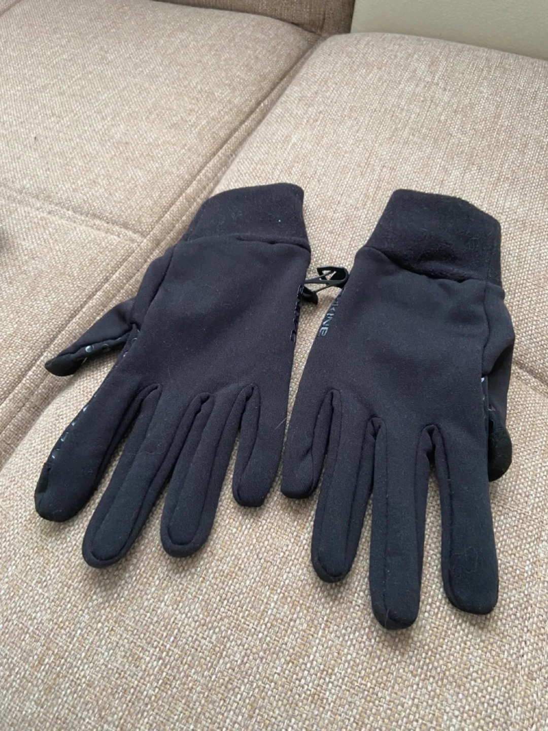 Black Women  S/M Size  Free Country Waterproof Insulated Gloves image indicator(4)