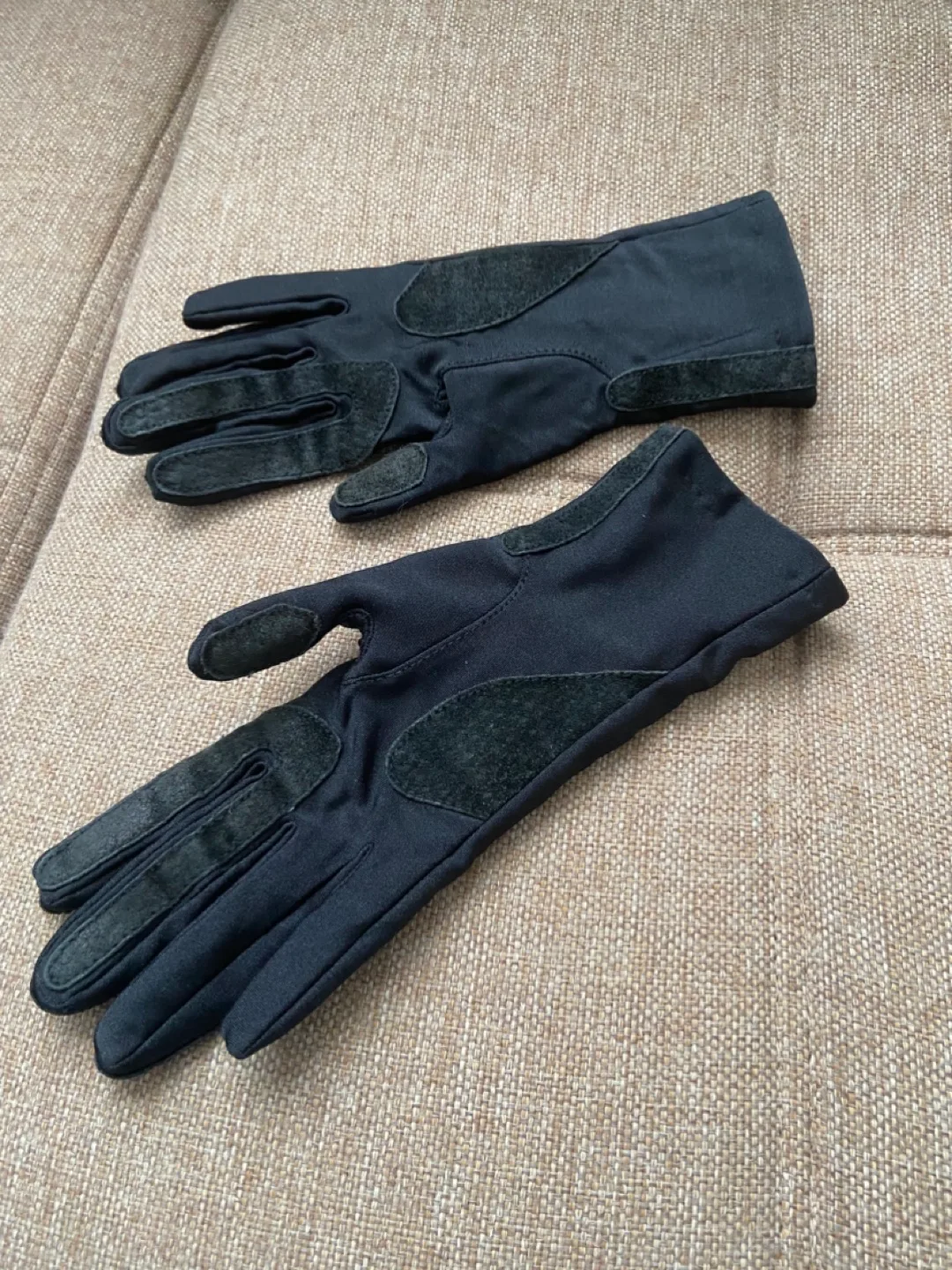 Black Gloves - Size Small image indicator(2)