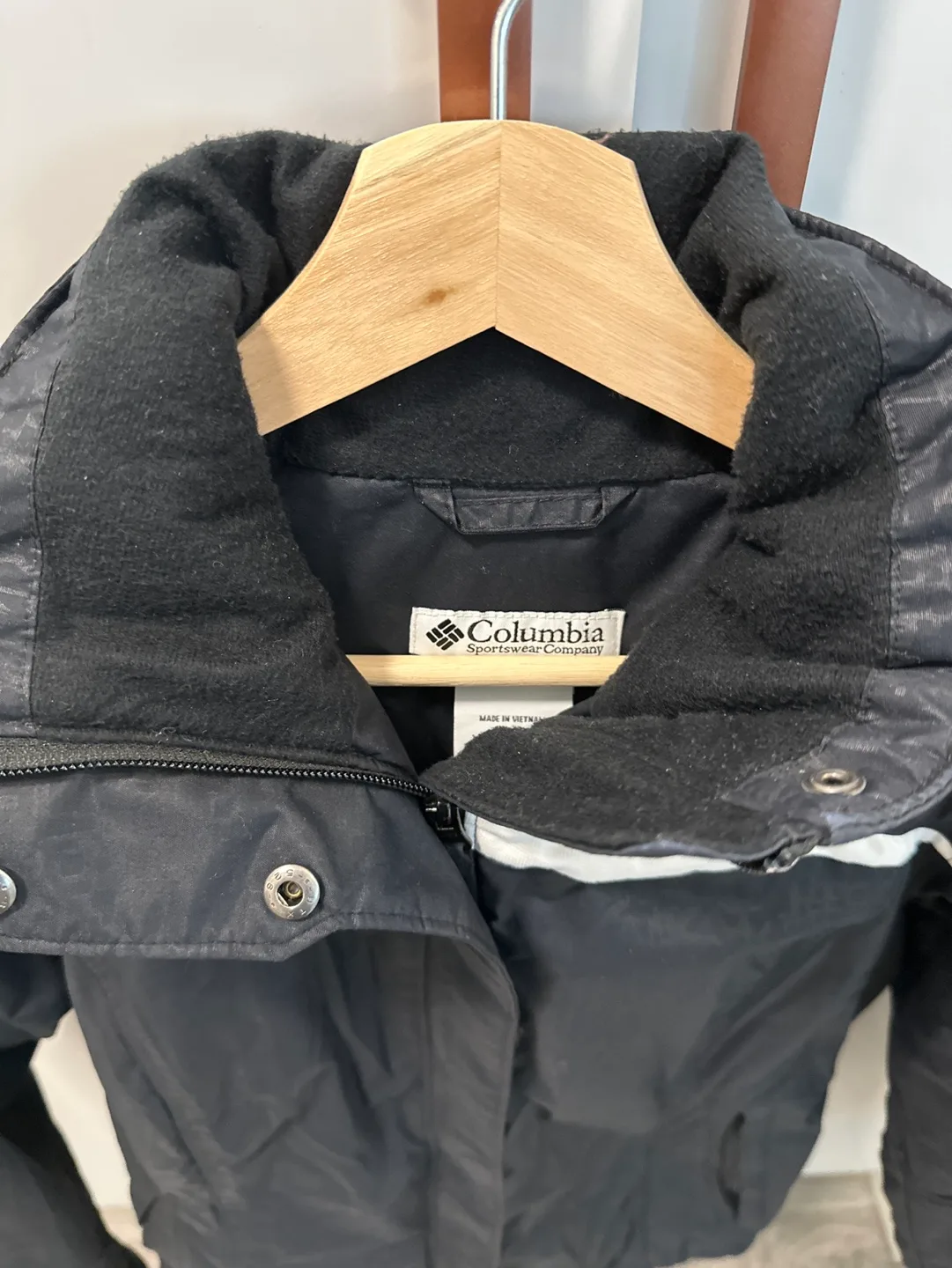 Columbia Women's Black winter Jacket Size S image indicator(2)