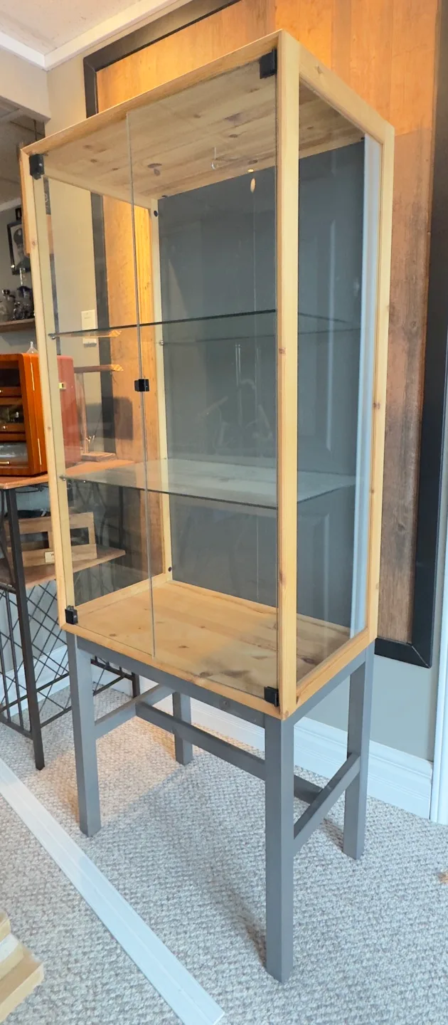 Glass-front display cabinet with wooden frame image indicator(2)