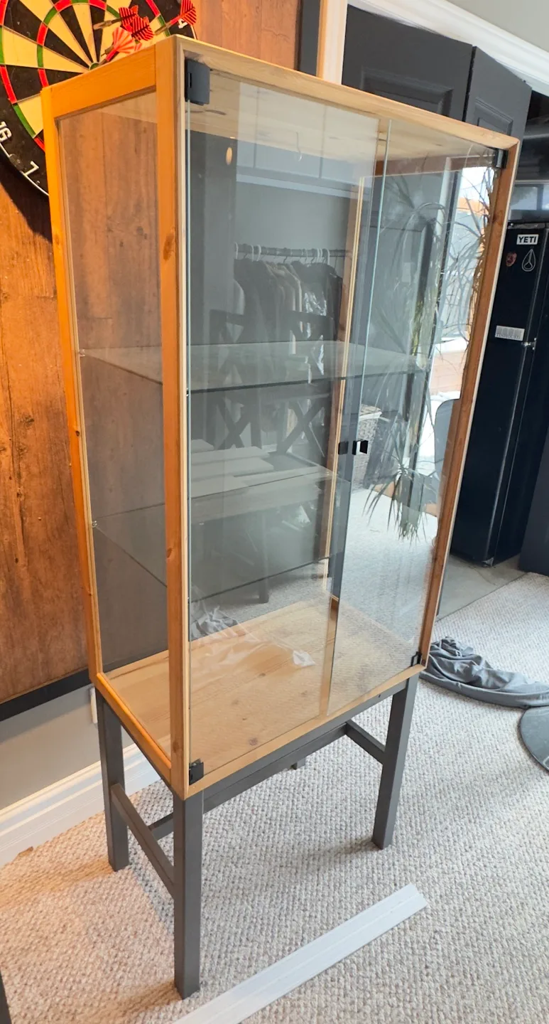 Glass-front display cabinet with wooden frame image indicator(3)