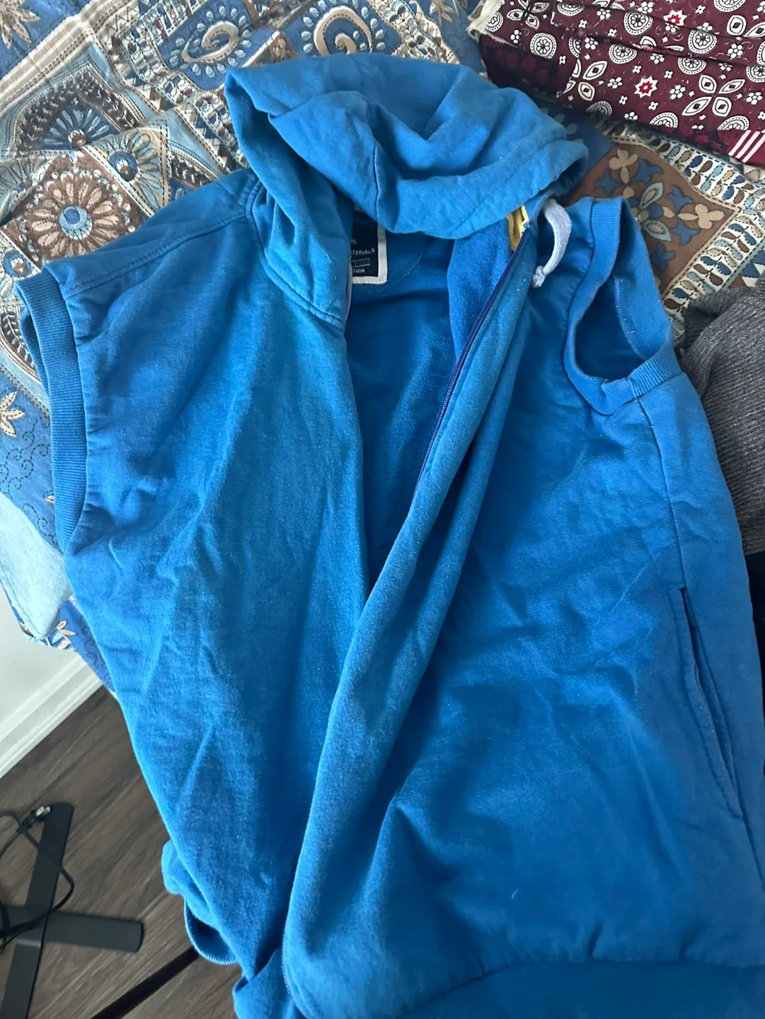 Umbro Men's Sleeveless Zip-Up Hoodie image indicator(4)