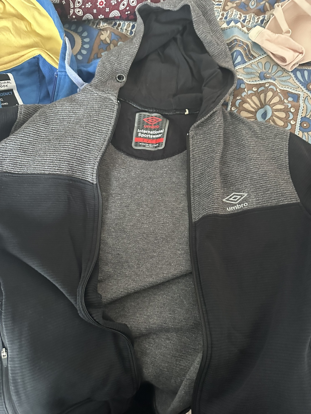 Umbro Men's Sleeveless Zip-Up Hoodie - photo 2