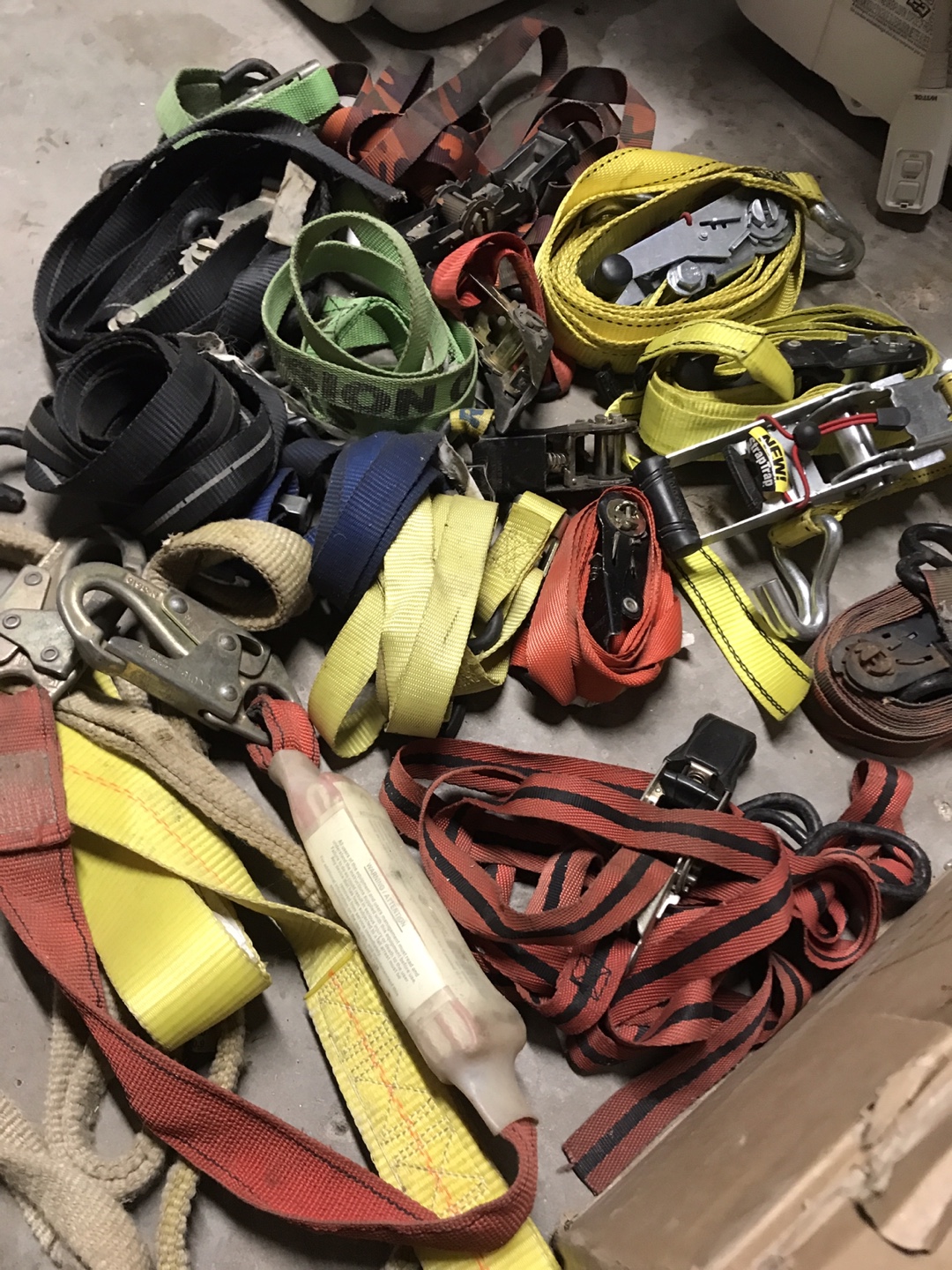 Bulk Lot of Ratchet Straps and Tie-Downs - photo 4