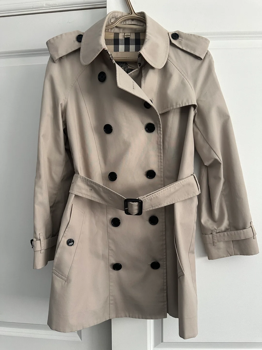 Authentic Burberry Harbourne Trench Coat image indicator(9)