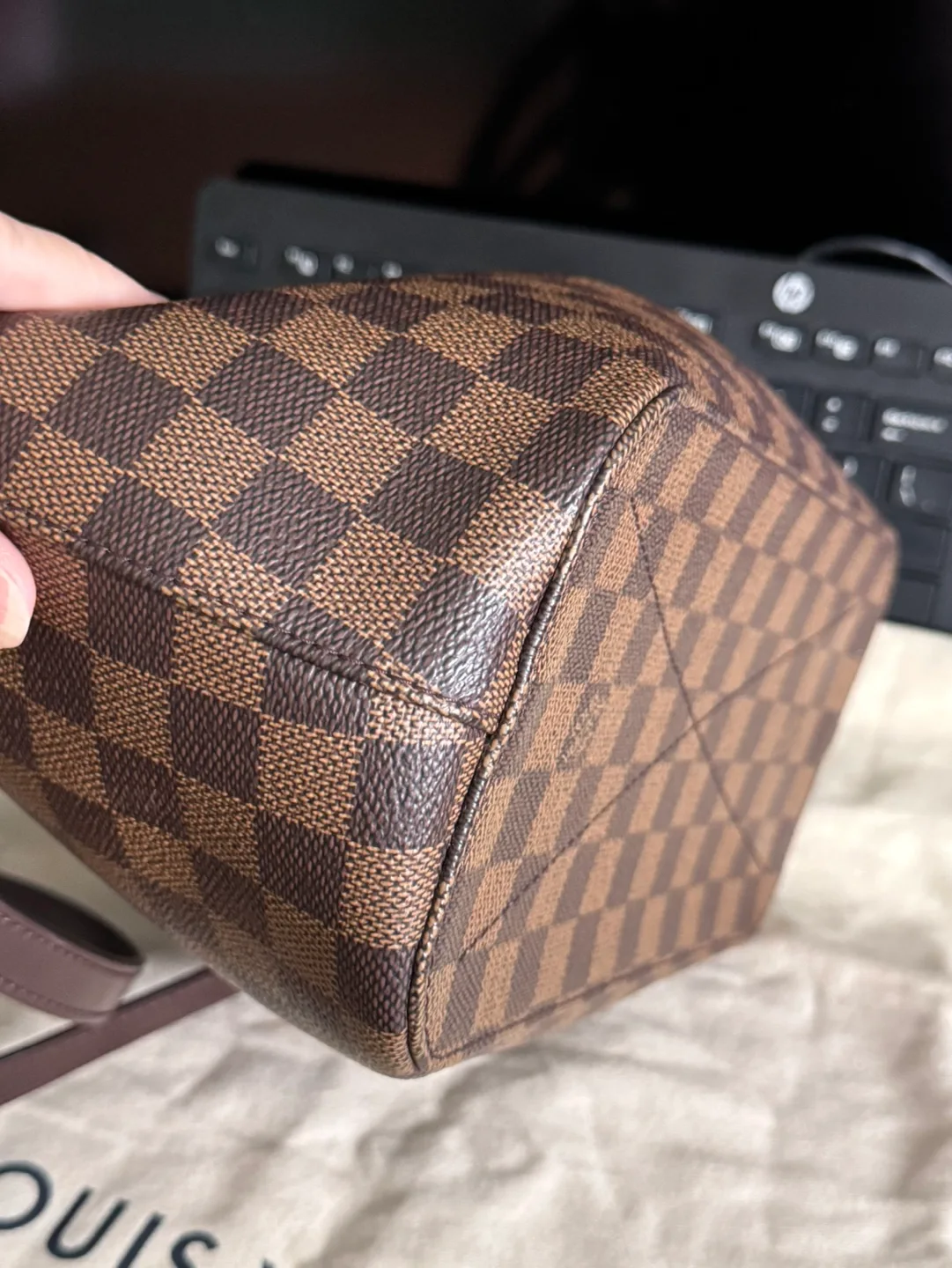 Authentic Louis Vuitton Siena PM image indicator(6)