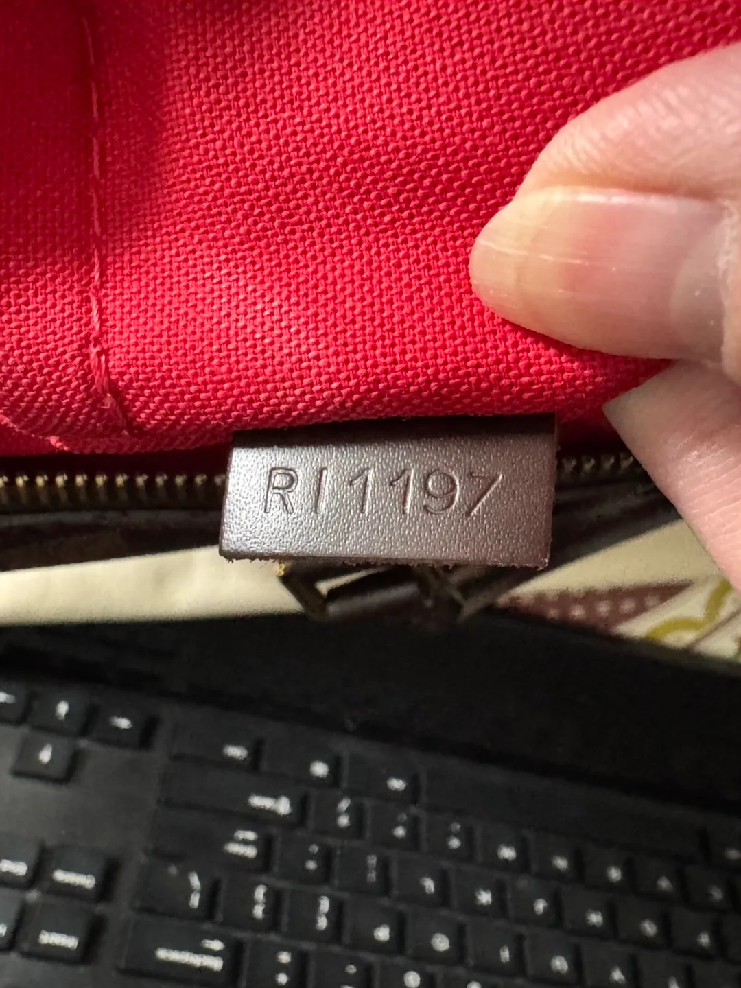 Authentic Louis Vuitton Siena PM image indicator(5)