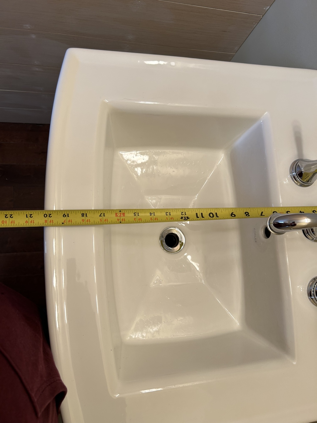 Pedestal Sink - White, Excellent Condition - photo 5