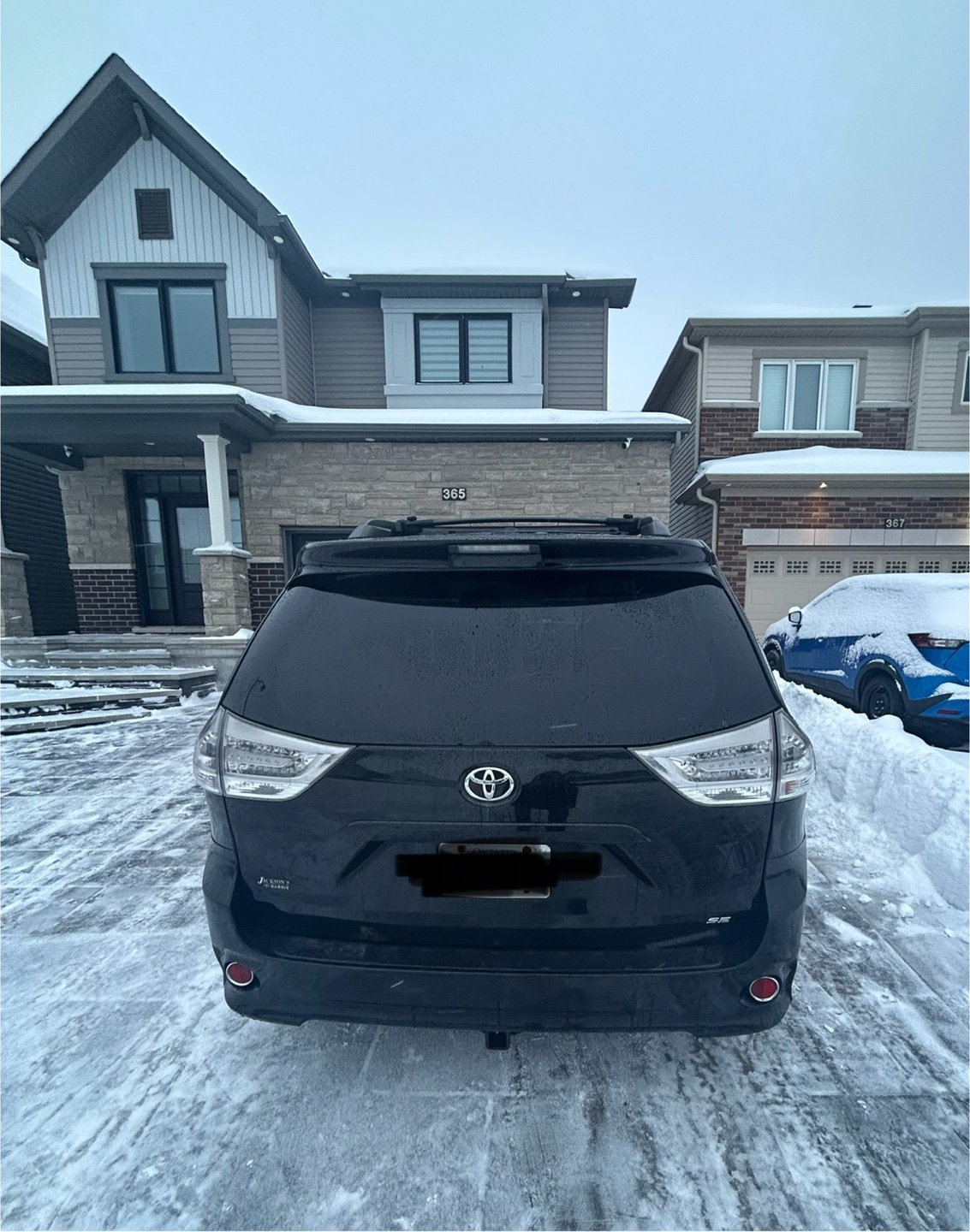 2011 Toyota Sienna with 8 passenger seats - photo 3