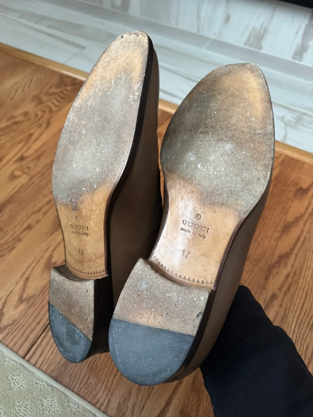 Gucci Men's Leather Loafers - Size 12 image indicator(2)