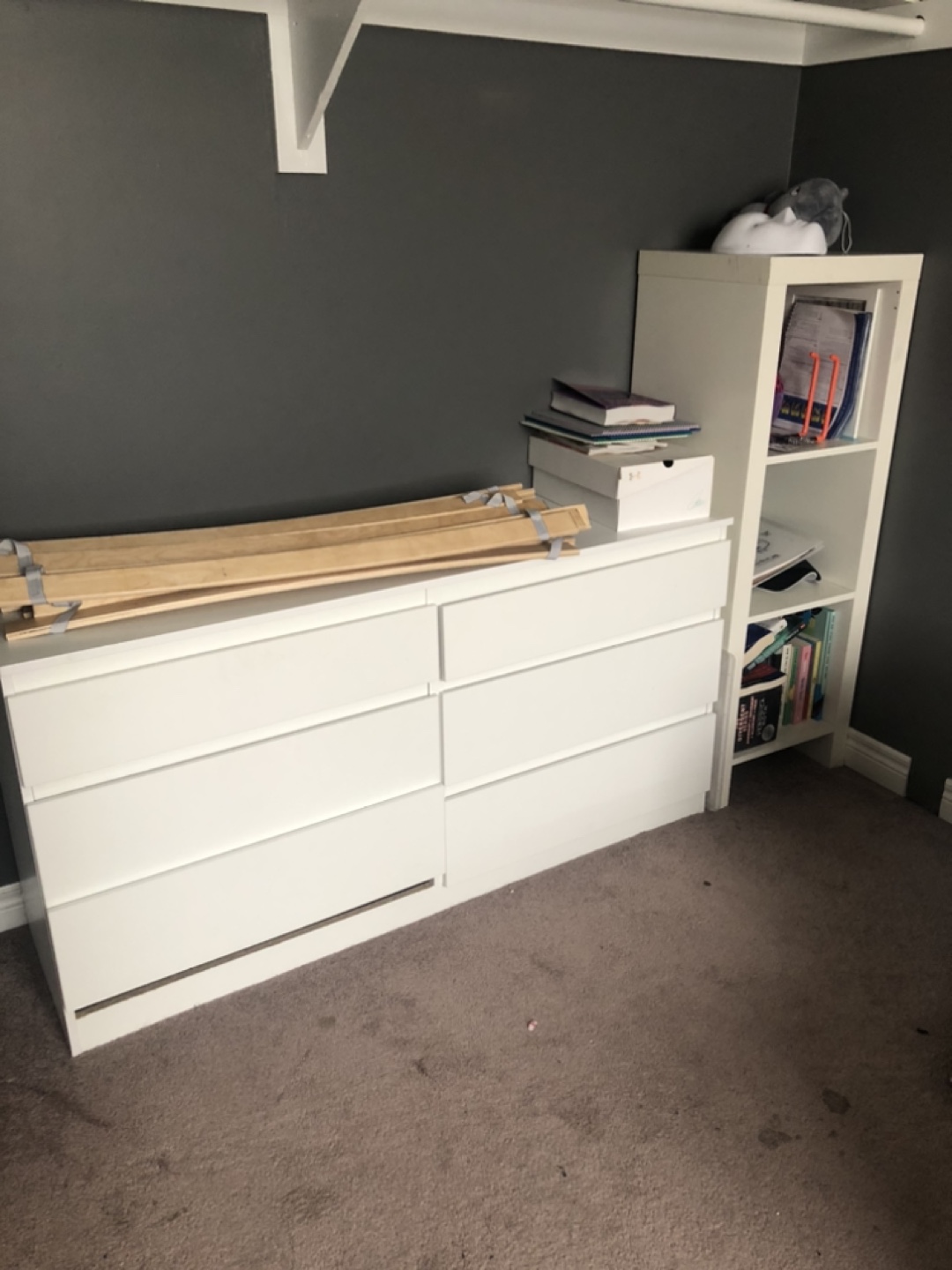 IKEA white single bed with table and dresser - photo 2