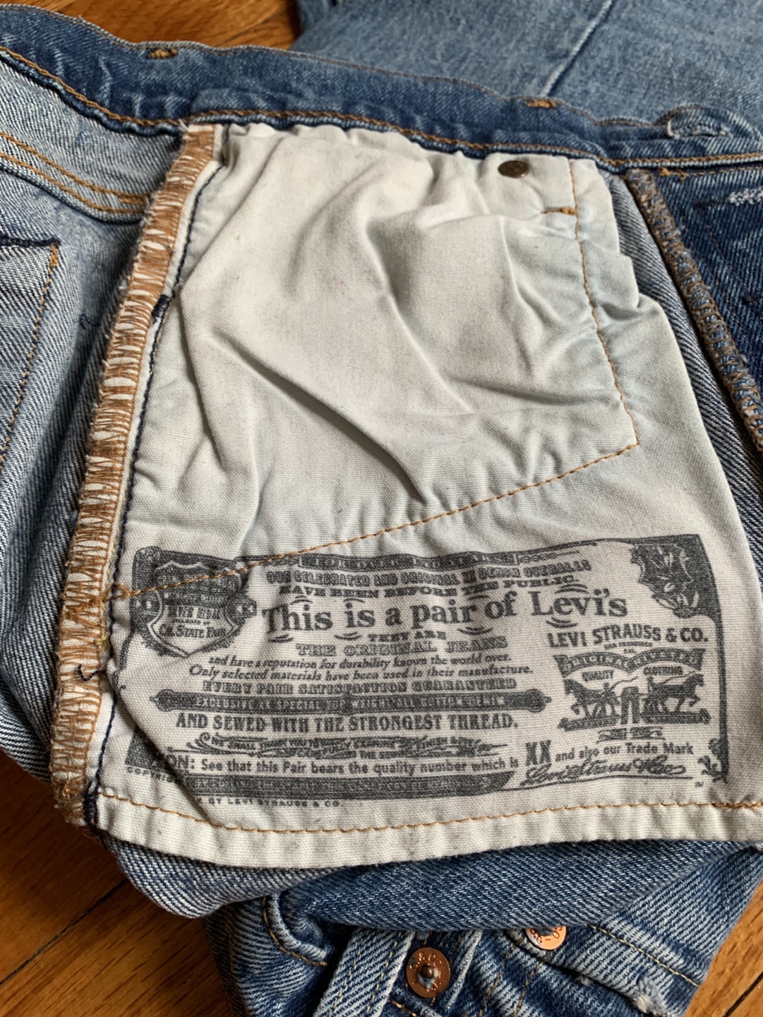 Levi's 501 Jeans, Distressed, Size 26 - photo 5