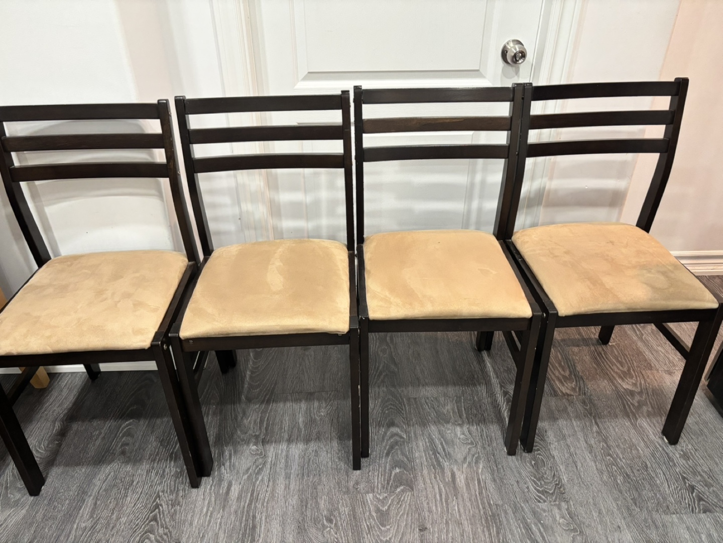 Set of Four Dining Chairs 🏈