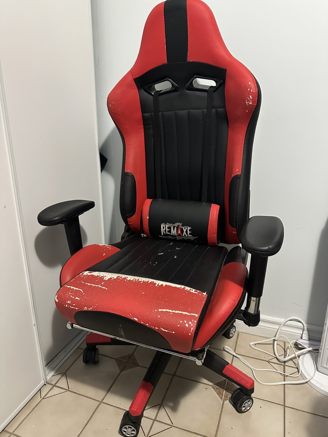 Remaxe Gaming Chair - photo 4