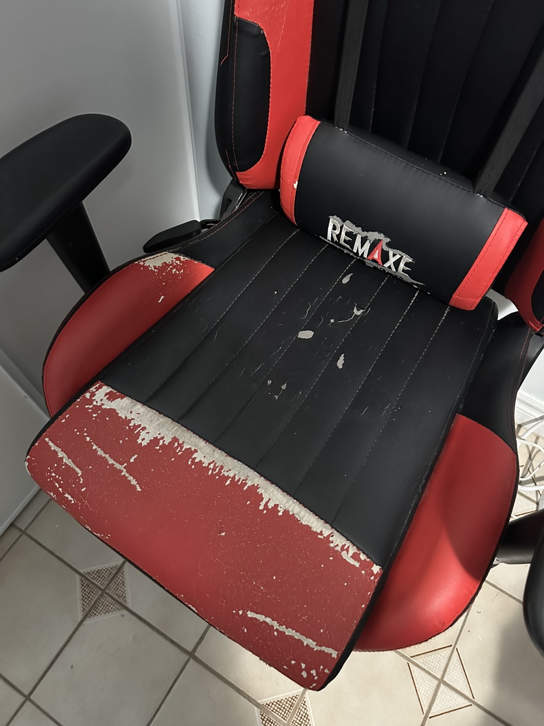 Remaxe Gaming Chair - photo 3
