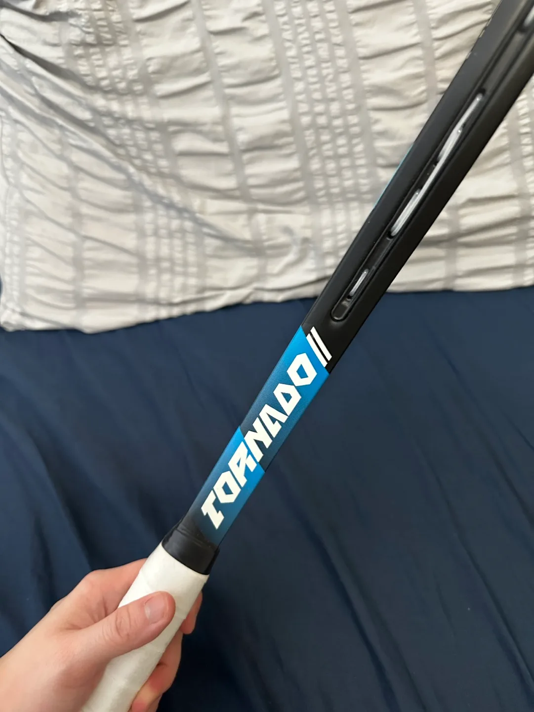 Head Tornado Tennis Racquet image indicator(2)