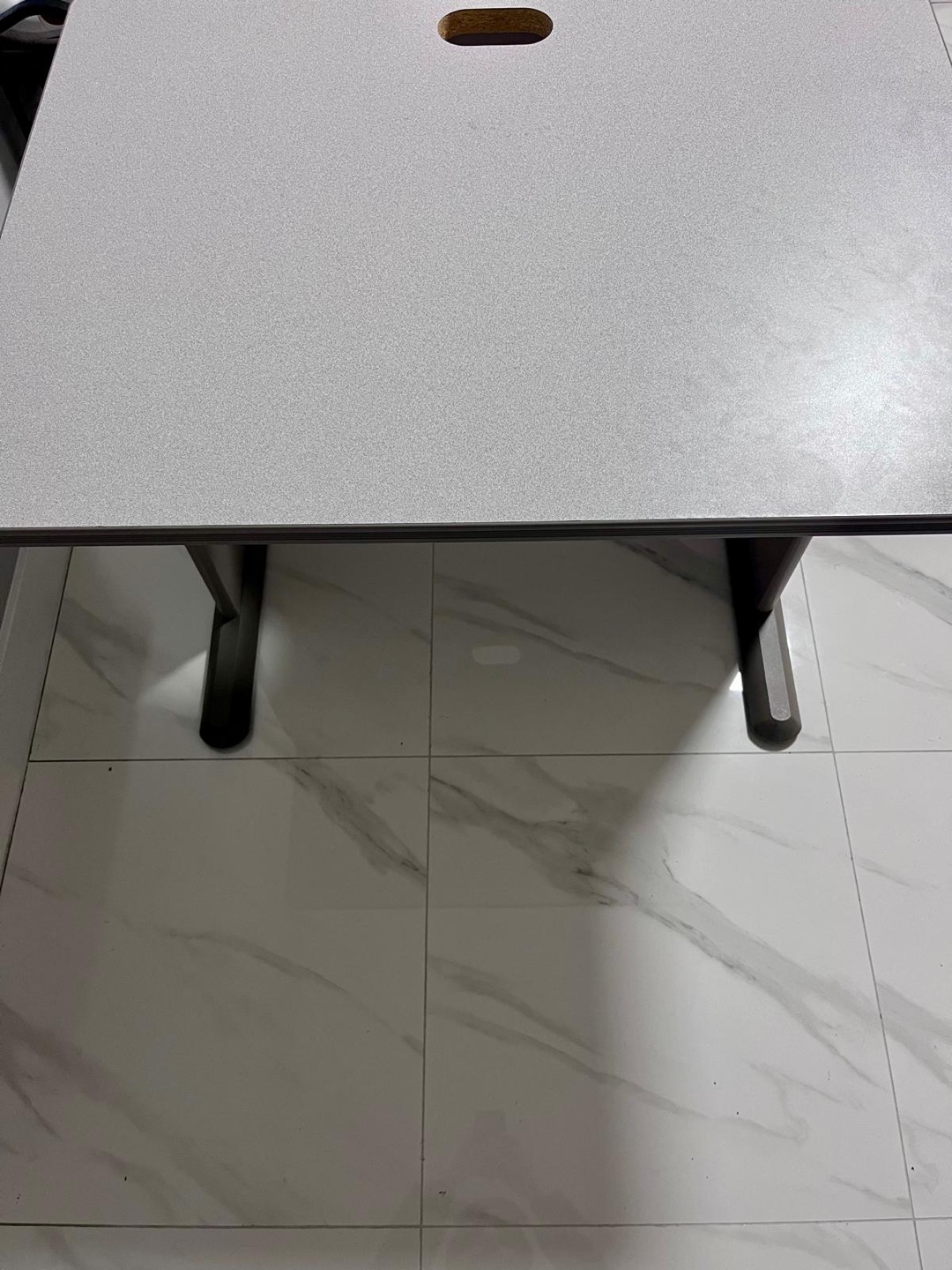 Modern & Sturdy Office Desk – Perfect for Work or Study! - photo 2