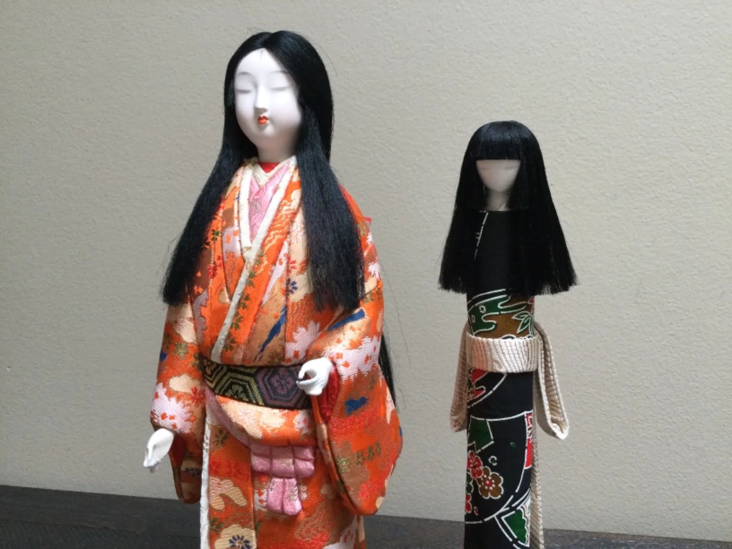 Two Vintage Japanese Kokeshi Dolls image indicator(4)