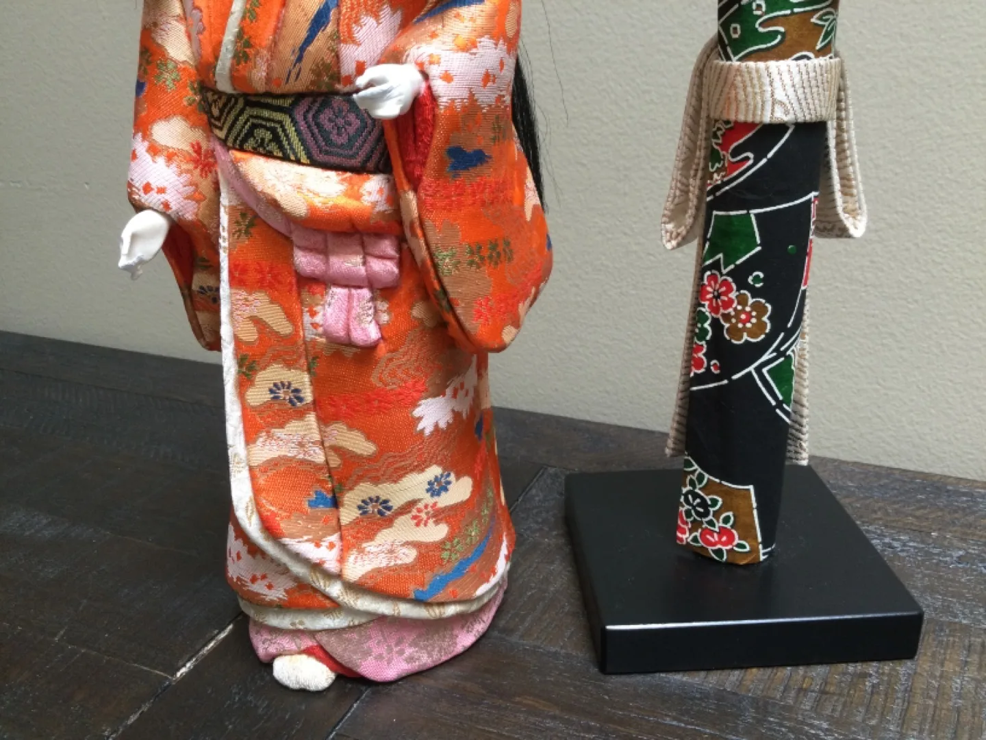 Two Vintage Japanese Kokeshi Dolls image indicator(5)