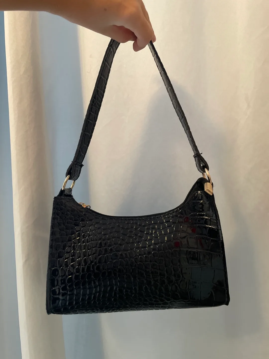 Black Faux Crocodile-Embossed Baguette Handbag image indicator(3)