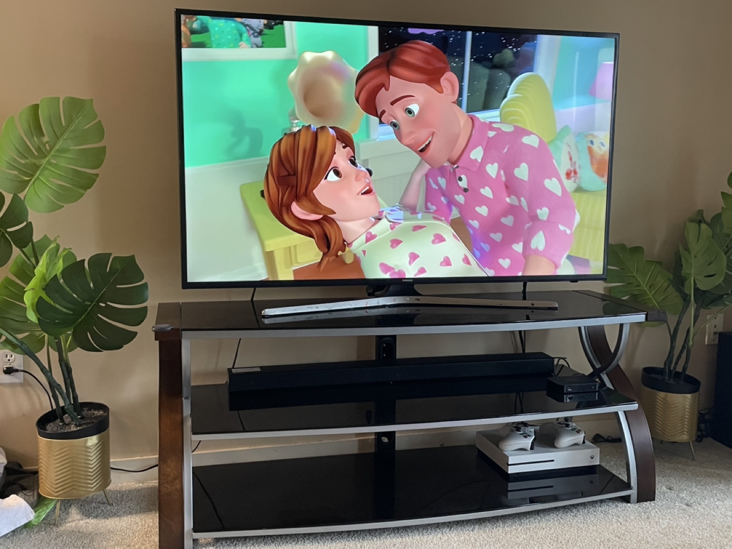 Samsung Smart TV with Stand and Soundbar - photo 2