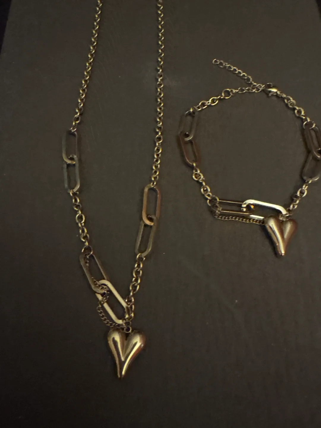 18 K SS Gold Heart Necklace and Bracelet Set image indicator(5)