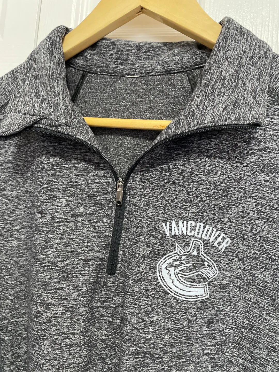 Lululemon Vancouver Canucks 1/4 Zip 🏈 image indicator(5)