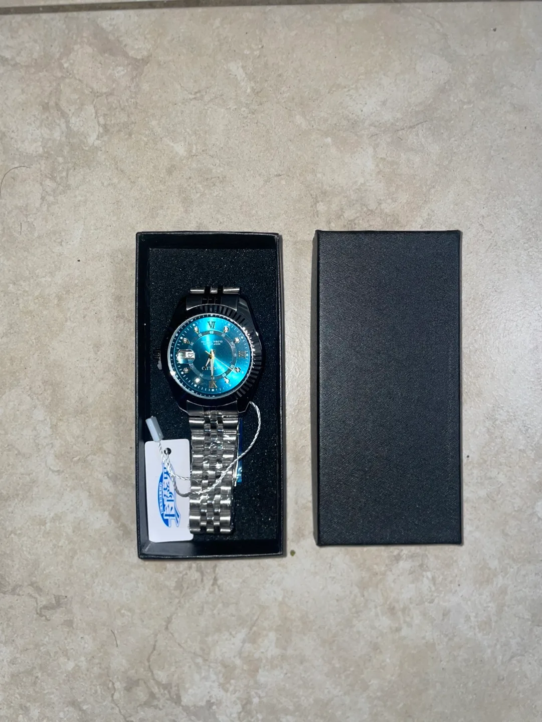 Men's Blue Dial Wrist Watch with Silver Band image indicator(6)