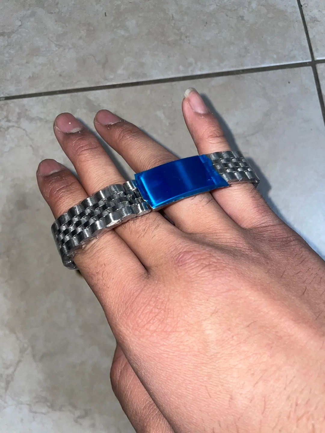 Men's Blue Dial Wrist Watch with Silver Band image indicator(3)