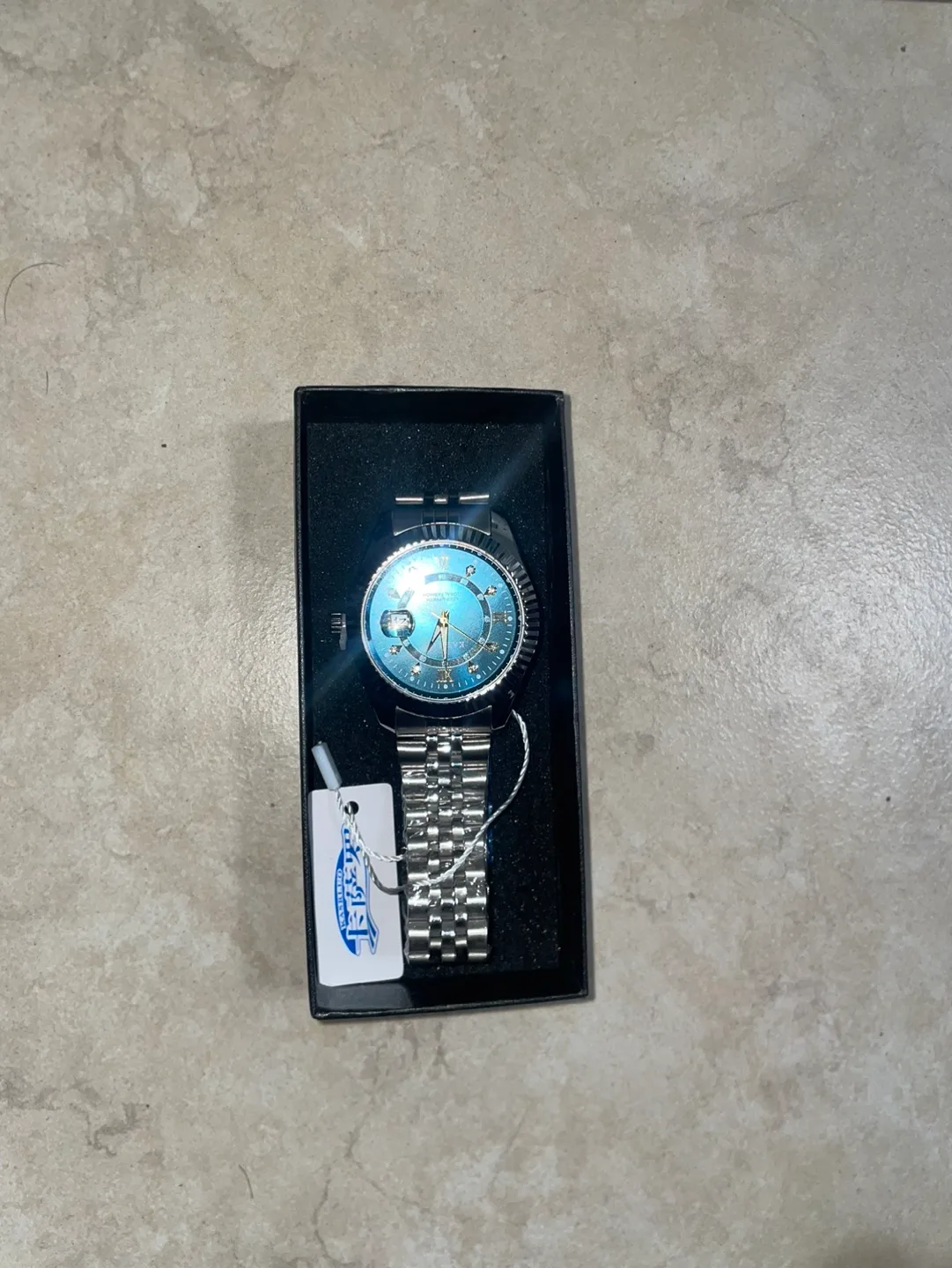 Men's Blue Dial Wrist Watch with Silver Band image indicator(5)