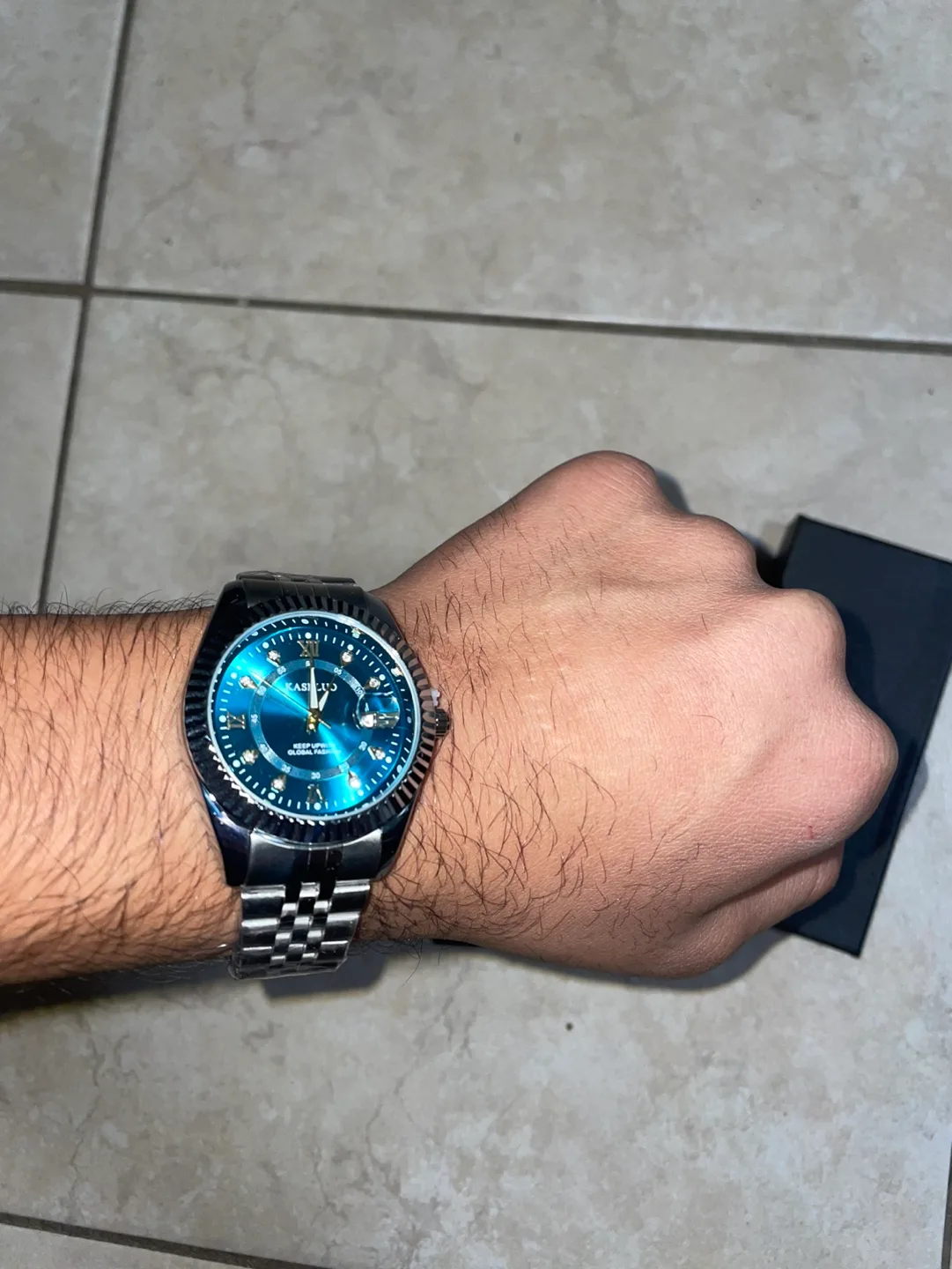 Men's Blue Dial Wrist Watch with Silver Band image indicator(7)