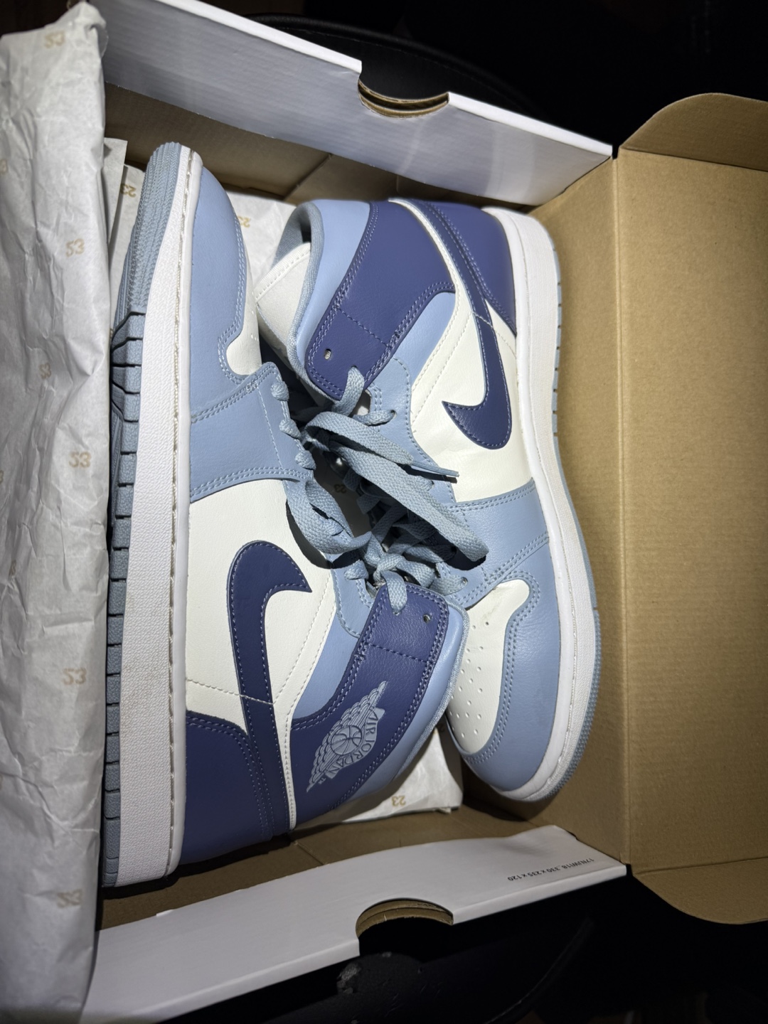 WMNS Air Jordan 1 Mid SE Sail/Diffused Blue