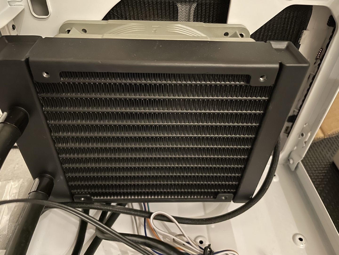 Corsair H60 & Silverstone SG13Q White PC Build - photo 4