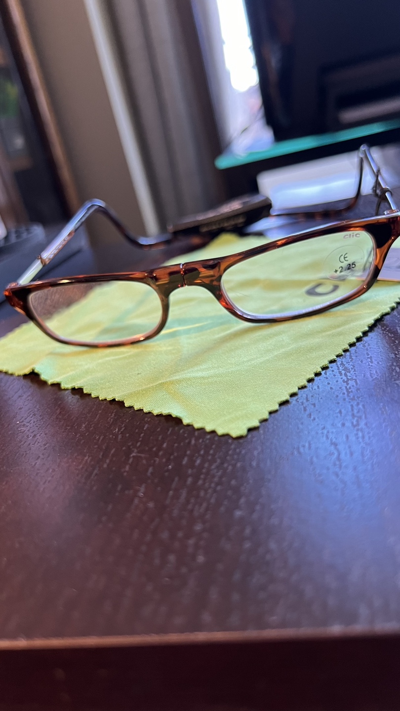 Clic Readers Magnetic Eyeglasses +2.25 Medium
