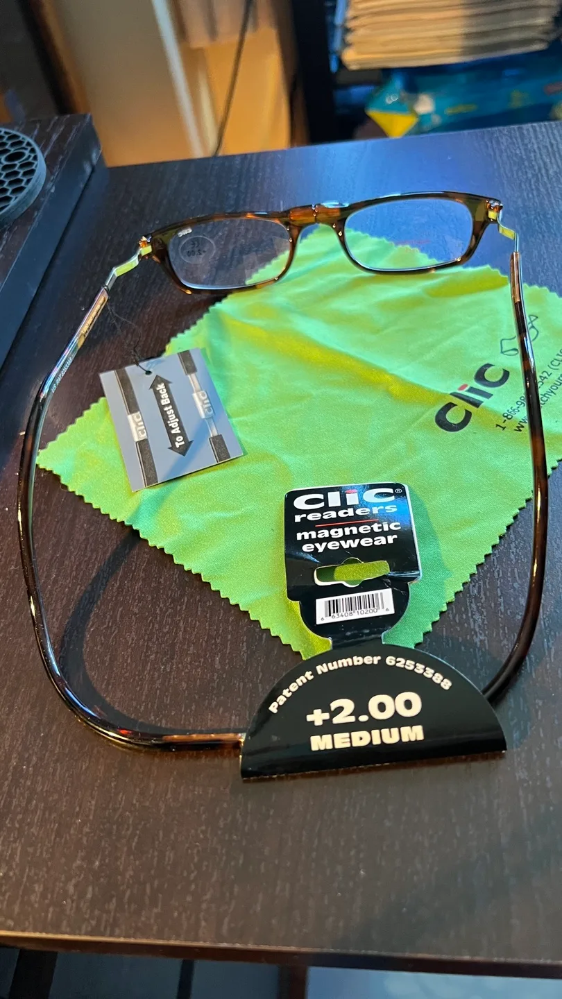Clic Readers Magnetic Eyeglasses +2.25 Medium image indicator(8)