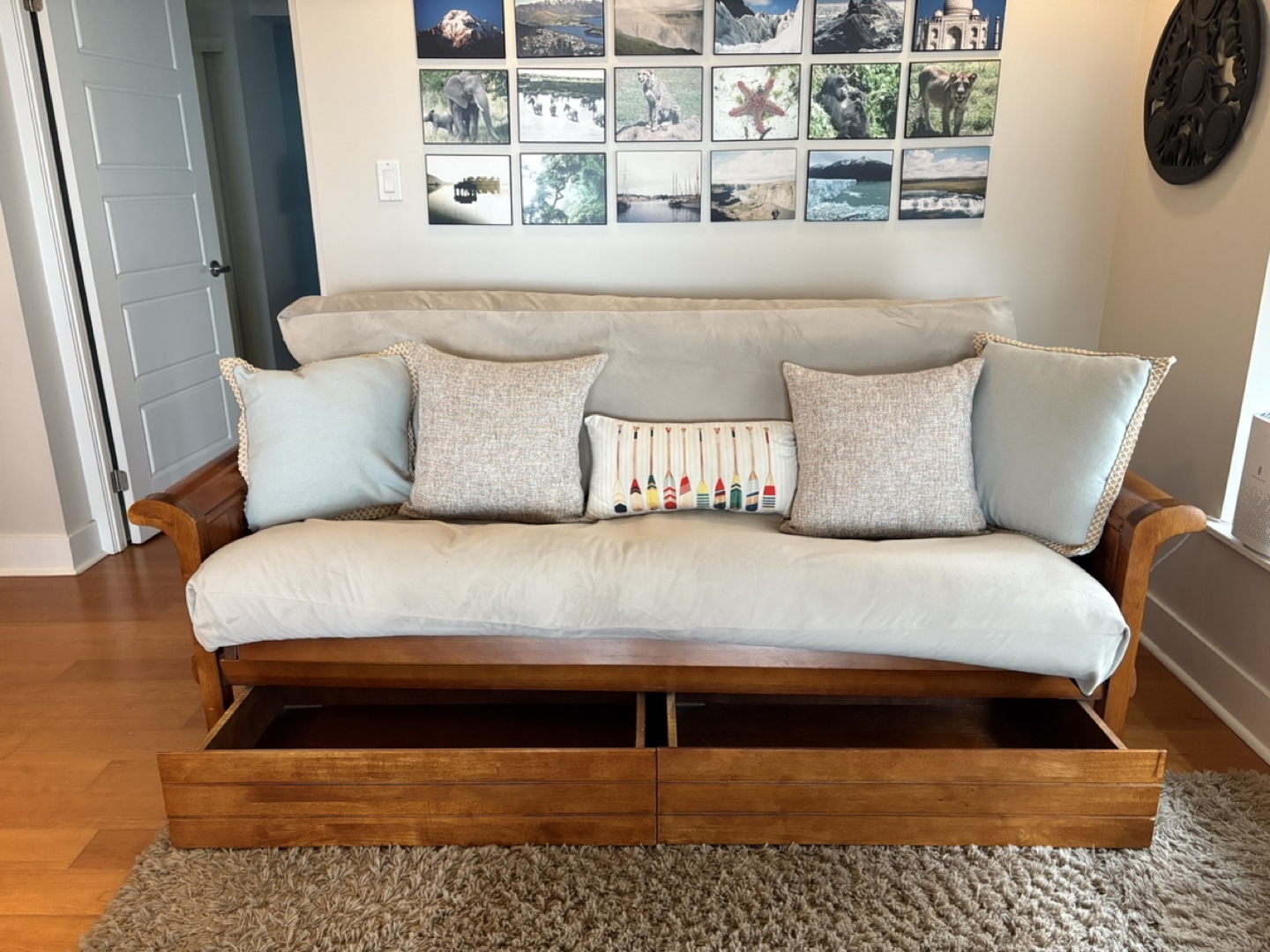 Couch that coverts to double bed