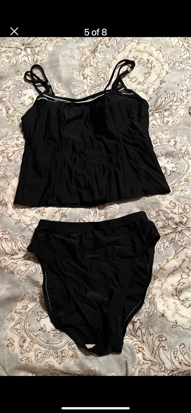 Two-Piece Swimsuits Size Small - Medium image indicator(5)