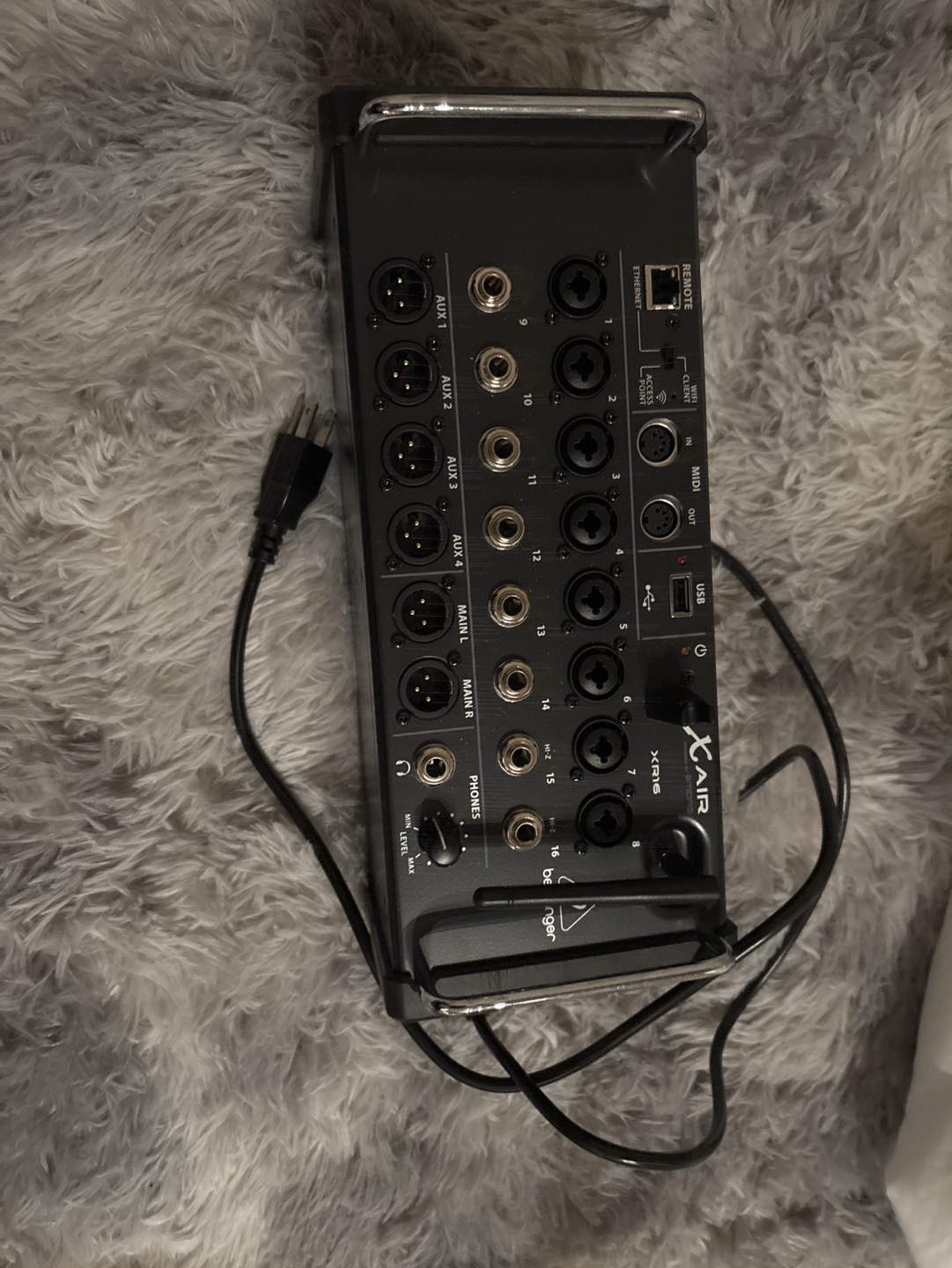 Behringer X Air XR16 Digital Mixer 🏈