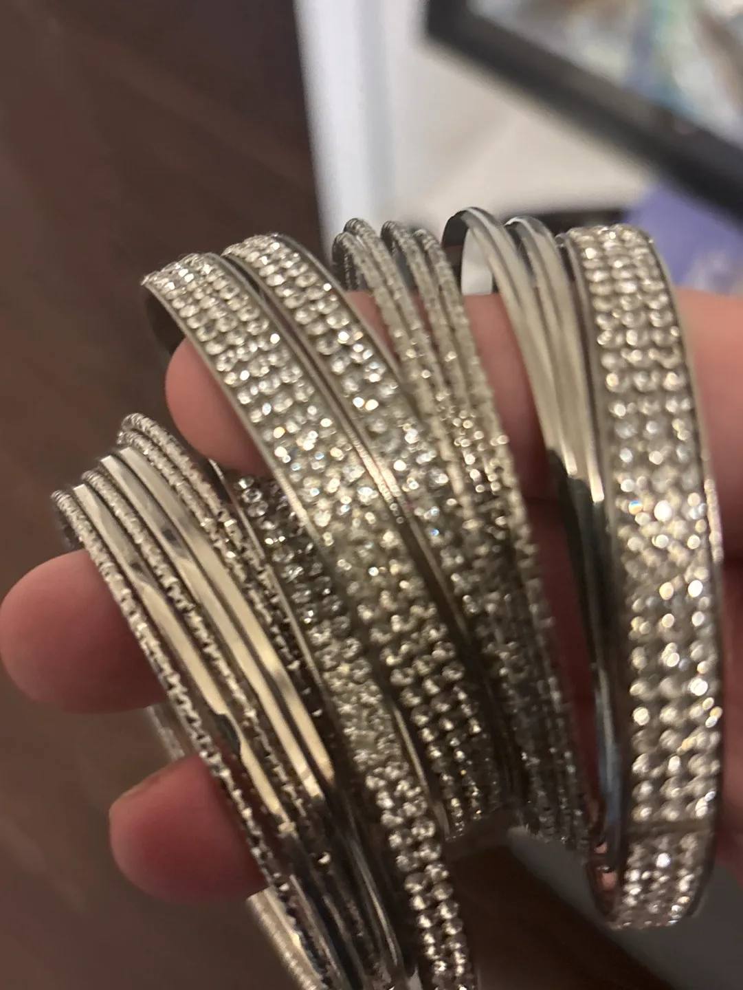 Brand NEW 17 LA Express Silver rhinestonesBangles Set image indicator(2)