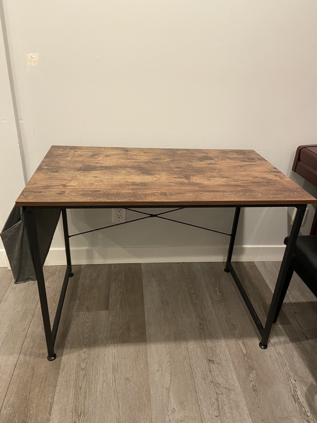 Desk with built-in organizer